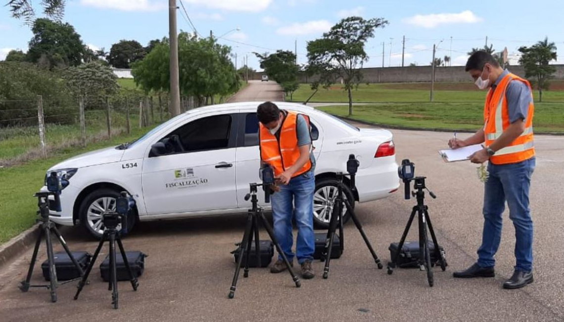 Ipem-SP verifica radares estáticos das polícias estadual e federal em Araçoiaba da Serra